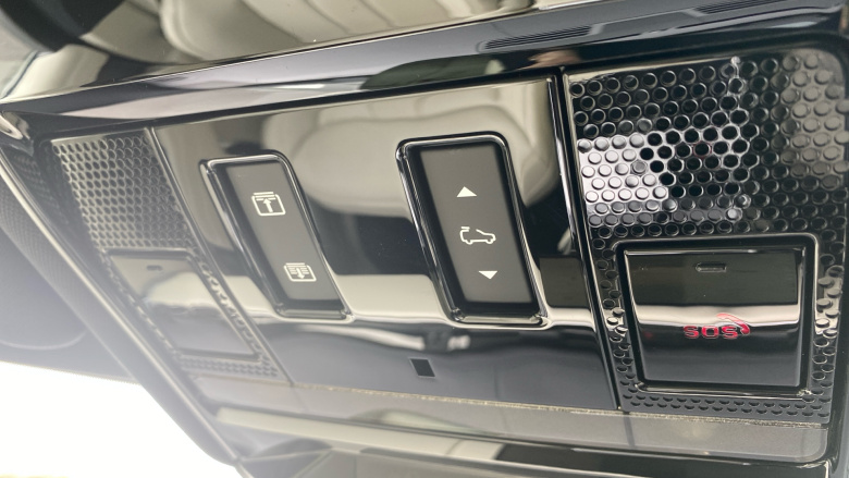 Land Rover Range Rover 3.0 D300 Edition 4dr Auto Diesel Estate